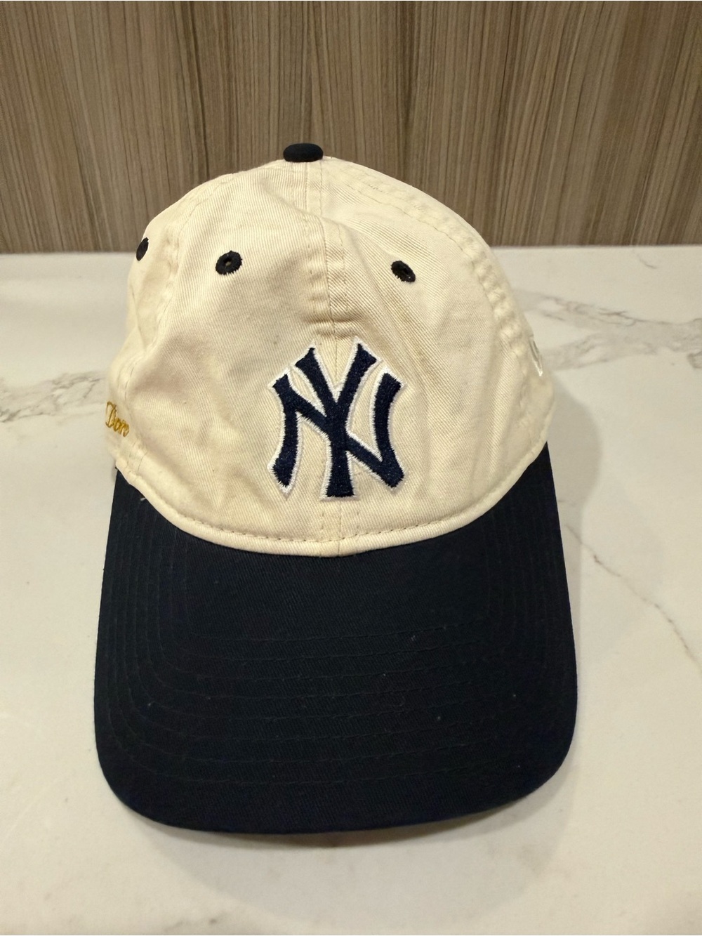 Aimé Leon Dore × New Era New York Yankees Two-Tone Hat - Cream/Navy.